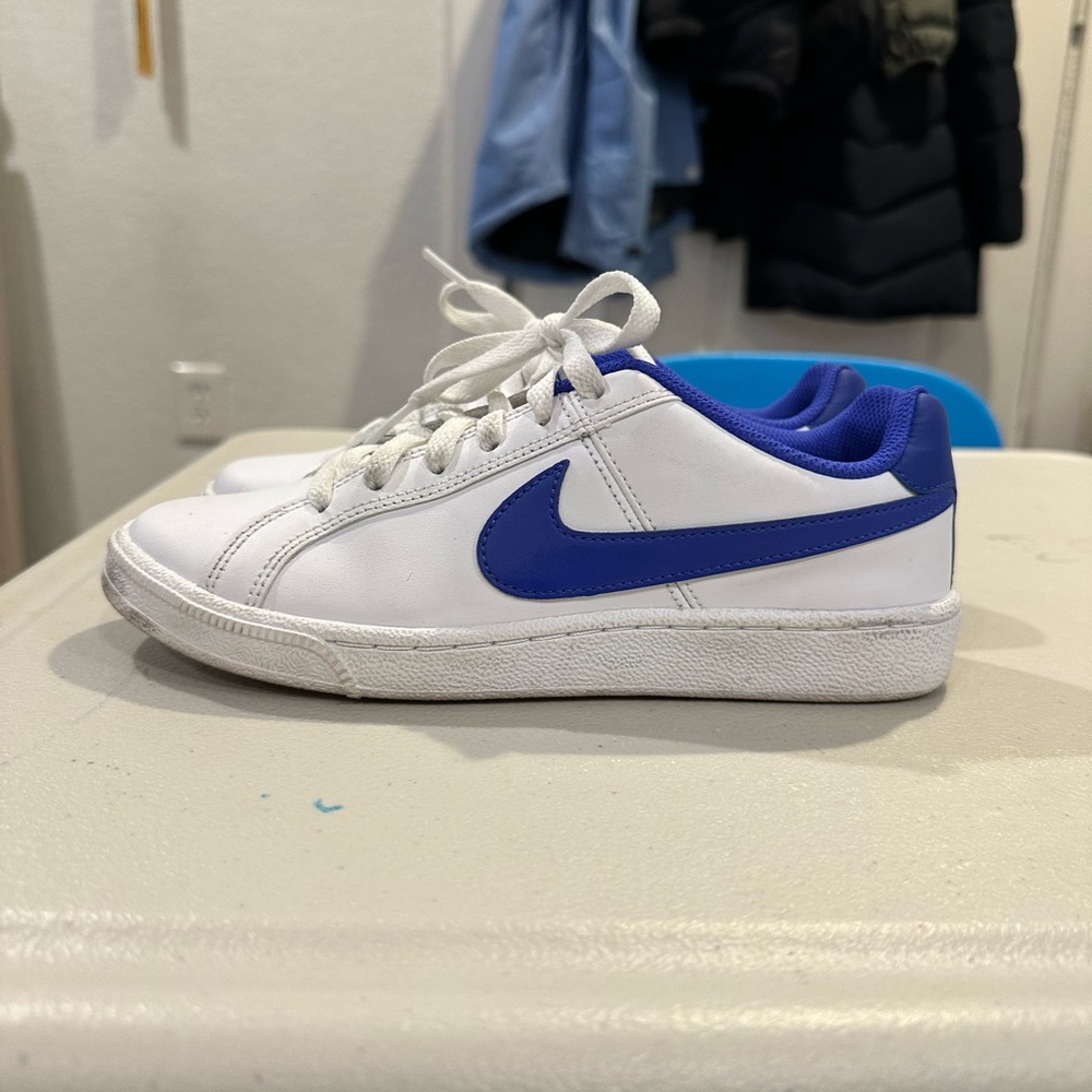 Nike White and Blue Sneakers